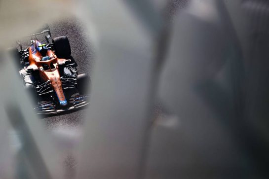 Daniel Ricciardo (AUS), McLaren F1 Team 11.12.2021. Formula 1 World Championship, Rd 22, Abu Dhabi Grand Prix, Yas Marina Circuit, Abu Dhabi, Qualifying Day.- www.xpbimages.com, EMail: requests@xpbimages.com © Copyright: Charniaux / XPB Images