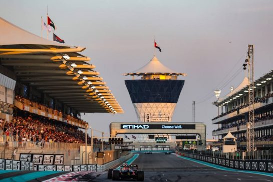 Max Verstappen (NLD), Red Bull Racing 11.12.2021. Formula 1 World Championship, Rd 22, Abu Dhabi Grand Prix, Yas Marina Circuit, Abu Dhabi, Qualifying Day.- www.xpbimages.com, EMail: requests@xpbimages.com © Copyright: Charniaux / XPB Images