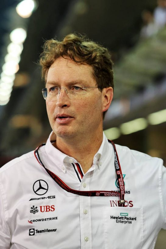 Ola Kallenius (SWE) Daimler Chairman of the Board of Management and Head of Mercedes-Benz.
11.12.2021. Formula 1 World Championship, Rd 22, Abu Dhabi Grand Prix, Yas Marina Circuit, Abu Dhabi, Qualifying Day.
- www.xpbimages.com, EMail: requests@xpbimages.com © Copyright: Moy / XPB Images