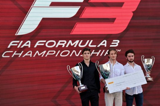 Top three in the F3 championship (L to R): Jack Doohan (AUS) Trident, second; Dennis Hauger (DEN) PREMA Racing, champion; Clement Novalak (FRA) Trident, third.
12.12.2021. Formula 1 World Championship, Rd 22, Abu Dhabi Grand Prix, Yas Marina Circuit, Abu Dhabi, Race Day.
- www.xpbimages.com, EMail: requests@xpbimages.com © Copyright: XPB Images