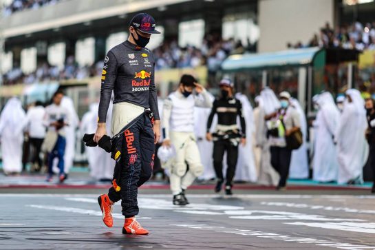 Max Verstappen (NLD), Red Bull Racing 12.12.2021. Formula 1 World Championship, Rd 22, Abu Dhabi Grand Prix, Yas Marina Circuit, Abu Dhabi, Race Day.- www.xpbimages.com, EMail: requests@xpbimages.com © Copyright: Charniaux / XPB Images