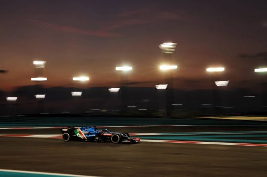 Fernando Alonso (ESP) Alpine F1 Team A521.
12.12.2021. Formula 1 World Championship, Rd 22, Abu Dhabi Grand Prix, Yas Marina Circuit, Abu Dhabi, Race Day.
- www.xpbimages.com, EMail: requests@xpbimages.com © Copyright: Moy / XPB Images