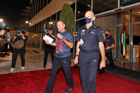 (L to R): Christian Horner (GBR) Red Bull Racing Team Principal and Adrian Newey (GBR) Red Bull Racing Chief Technical Officer leave the Stewards' Office.
12.12.2021. Formula 1 World Championship, Rd 22, Abu Dhabi Grand Prix, Yas Marina Circuit, Abu Dhabi, Race Day.
- www.xpbimages.com, EMail: requests@xpbimages.com © Copyright: Moy / XPB Images