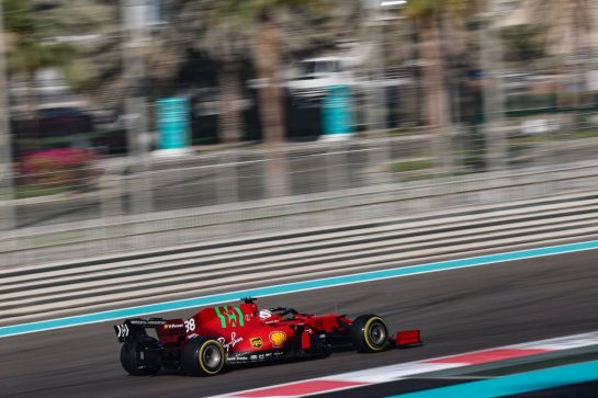 Robert Shwartzman (RUS), Scuderia Ferrari
14.12.2021. Formula 1 Testing, Yas Marina Circuit, Abu Dhabi, Tuesday.
- www.xpbimages.com, EMail: requests@xpbimages.com © Copyright: Charniaux / XPB Images