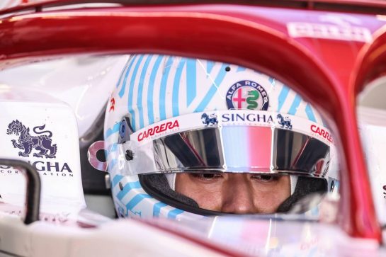 Guanyu Zhou (CHI), Alfa Romeo Racing 15.12.2021. Formula 1 Testing, Yas Marina Circuit, Abu Dhabi, Wednesday.- www.xpbimages.com, EMail: requests@xpbimages.com © Copyright: Charniaux / XPB Images