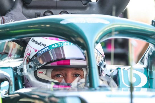 Sebastian Vettel (GER), Aston Martin F1 Team 
15.12.2021. Formula 1 Testing, Yas Marina Circuit, Abu Dhabi, Wednesday.
- www.xpbimages.com, EMail: requests@xpbimages.com © Copyright: Charniaux / XPB Images