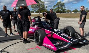 First-timer de Vries sets the pace in IndyCar rookie test