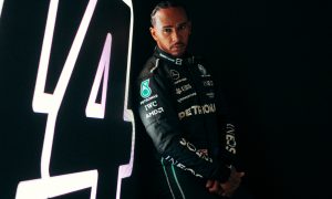 Hamilton turning Abu Dhabi hardship into 'strength and power'