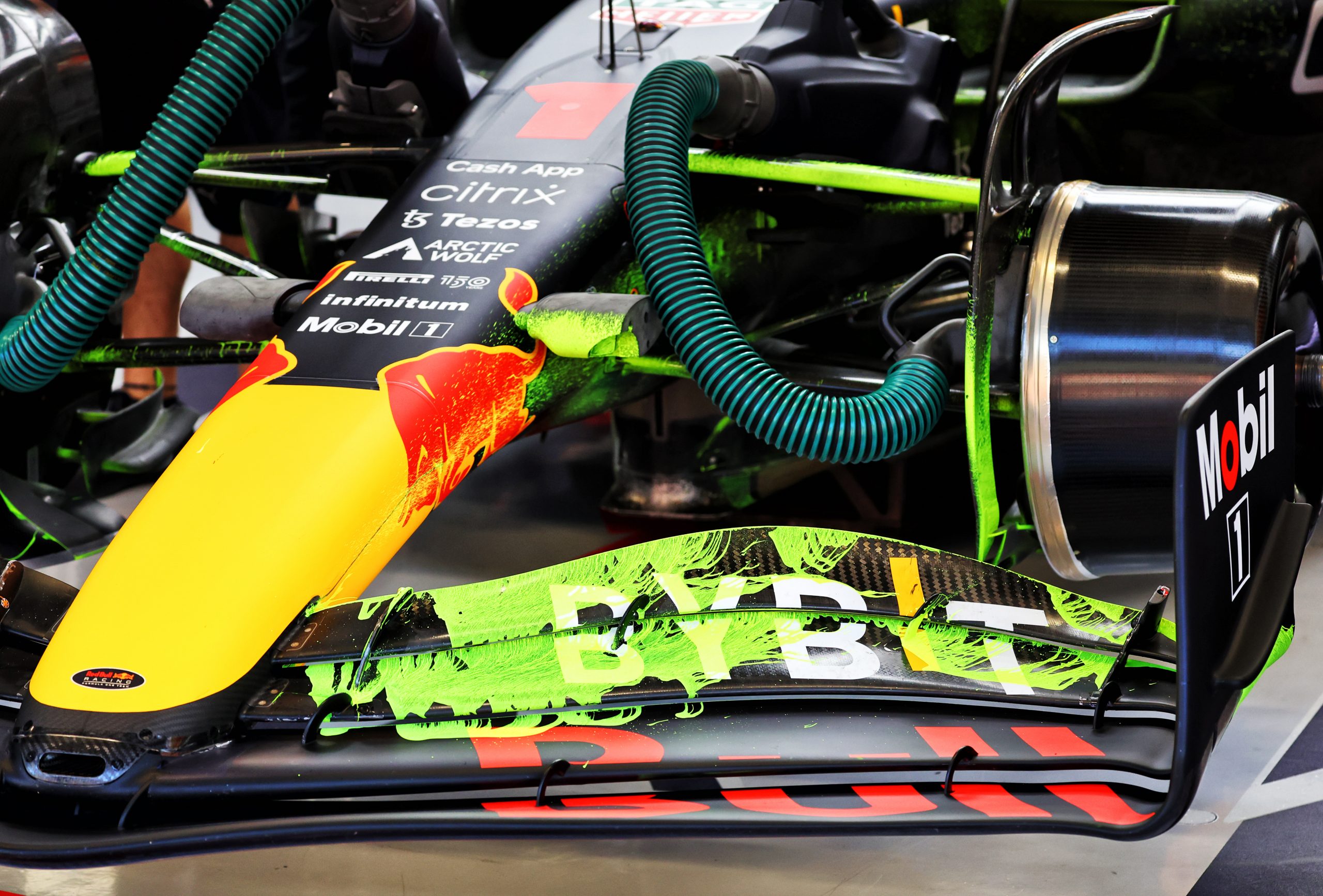 Max Verstappen (NLD) Red Bull Racing RB18 with flow-vis paint on the front wing. 23.02.2022. Formula One Testing, Day One, Barcelona, Spain