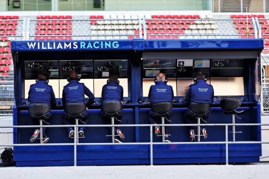 Williams Racing pit gantry.
24.02.2022. Formula One Testing, Day Two, Barcelona, Spain. Thursday.
- www.xpbimages.com, EMail: requests@xpbimages.com © Copyright: Batchelor / XPB Images