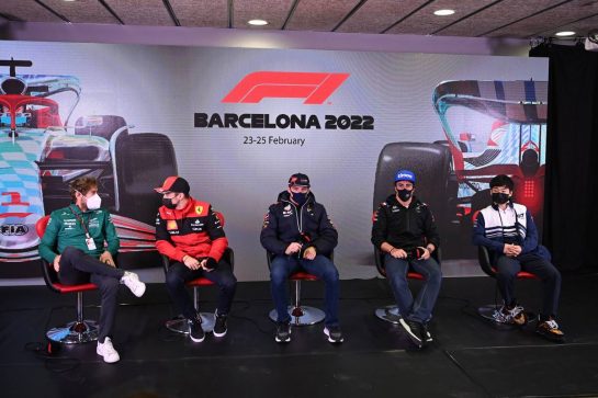 (L to R): Sebastian Vettel (GER) Aston Martin F1 Team; Charles Leclerc (MON) Ferrari; Max Verstappen (NLD) Red Bull Racing; Fernando Alonso (ESP) Alpine F1 Team; and Yuki Tsunoda (JPN) AlphaTauri, in the FIA Press Conference.
24.02.2022. Formula One Testing, Day Two, Barcelona, Spain. Thursday.
- www.xpbimages.com, EMail: requests@xpbimages.com © Copyright: FIA Pool Image for Editorial Use Only