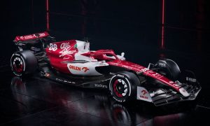 Alfa Romeo F1 reveals revamped 2022 livery for C42