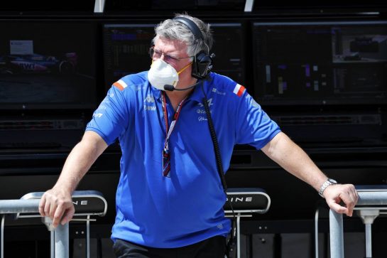 Otmar Szafnauer (USA) Alpine F1 Team, Team Principal.
10.03.2022. Formula 1 Testing, Sakhir, Bahrain, Day One.
- www.xpbimages.com, EMail: requests@xpbimages.com © Copyright: Bearne / XPB Images