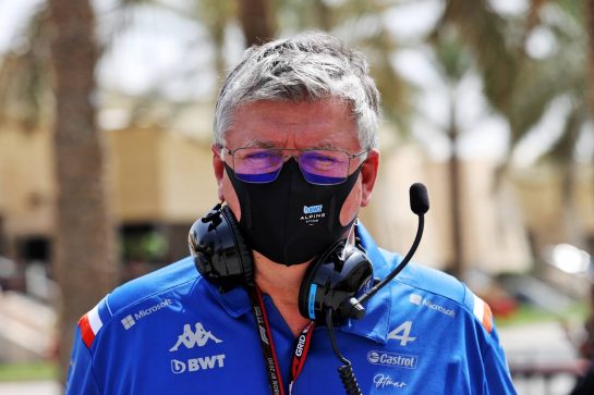 Otmar Szafnauer (USA) Alpine F1 Team, Team Principal.
10.03.2022. Formula 1 Testing, Sakhir, Bahrain, Day One.
- www.xpbimages.com, EMail: requests@xpbimages.com © Copyright: Moy / XPB Images