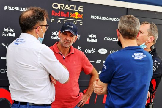 Adrian Newey (GBR) Red Bull Racing Chief Technical Officer with Nicholas Tombazis (GRE) FIA Head of Single-Seater Technical Matters (Left) and Paul Monaghan (GBR) Red Bull Racing Chief Engineer (Right).
10.03.2022. Formula 1 Testing, Sakhir, Bahrain, Day One.
- www.xpbimages.com, EMail: requests@xpbimages.com © Copyright: Moy / XPB Images