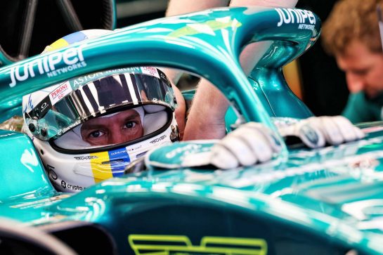 Sebastian Vettel (GER) Aston Martin F1 Team AMR22.
11.03.2022. Formula 1 Testing, Sakhir, Bahrain, Day Two.
- www.xpbimages.com, EMail: requests@xpbimages.com © Copyright: Batchelor / XPB Images