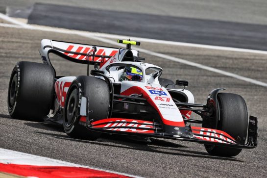 Mick Schumacher (GER) Haas VF-22.
11.03.2022. Formula 1 Testing, Sakhir, Bahrain, Day Two.
- www.xpbimages.com, EMail: requests@xpbimages.com © Copyright: Moy / XPB Images