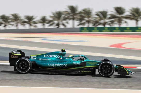 Sebastian Vettel (GER) Aston Martin F1 Team AMR22.
11.03.2022. Formula 1 Testing, Sakhir, Bahrain, Day Two.
- www.xpbimages.com, EMail: requests@xpbimages.com © Copyright: Moy / XPB Images