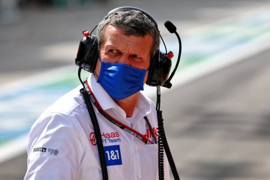 Guenther Steiner (ITA) Haas F1 Team Prinicipal.
12.03.2022. Formula 1 Testing, Sakhir, Bahrain, Day Three.
- www.xpbimages.com, EMail: requests@xpbimages.com © Copyright: Batchelor / XPB Images