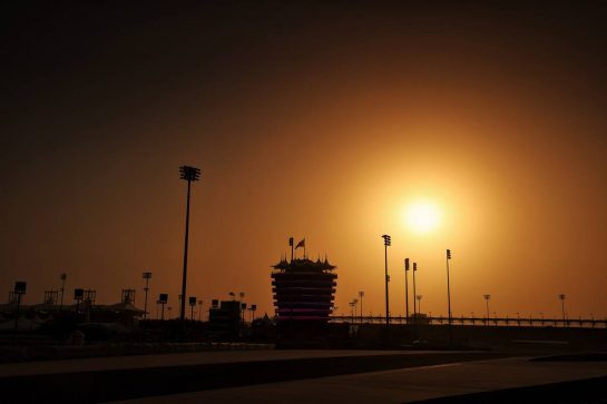 Circuit atmosphere - sunset.
12.03.2022. Formula 1 Testing, Sakhir, Bahrain, Day Three.
- www.xpbimages.com, EMail: requests@xpbimages.com © Copyright: Moy / XPB Images