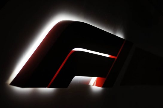 F1 logo.
17.03.2022. Formula 1 World Championship, Rd 1, Bahrain Grand Prix, Sakhir, Bahrain, Preparation Day.
- www.xpbimages.com, EMail: requests@xpbimages.com © Copyright: Moy / XPB Images