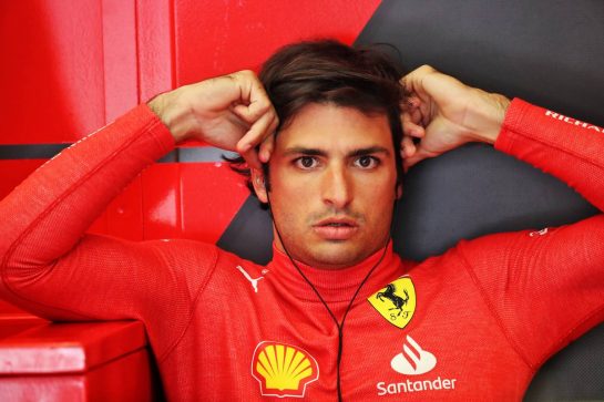 Carlos Sainz Jr (ESP) Ferrari.
18.03.2022. Formula 1 World Championship, Rd 1, Bahrain Grand Prix, Sakhir, Bahrain, Practice Day
 - www.xpbimages.com, EMail: requests@xpbimages.com © Copyright: Coates / XPB Images