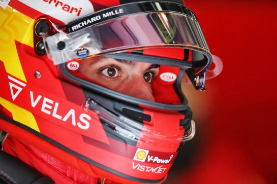 Carlos Sainz Jr (ESP) Ferrari.
18.03.2022. Formula 1 World Championship, Rd 1, Bahrain Grand Prix, Sakhir, Bahrain, Practice Day
 - www.xpbimages.com, EMail: requests@xpbimages.com © Copyright: Coates / XPB Images