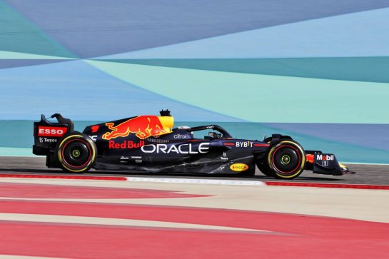 Max Verstappen (NLD) Red Bull Racing RB18.
18.03.2022. Formula 1 World Championship, Rd 1, Bahrain Grand Prix, Sakhir, Bahrain, Practice Day
- www.xpbimages.com, EMail: requests@xpbimages.com © Copyright: Bearne / XPB Images