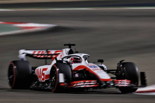 Kevin Magnussen (DEN) Haas VF-22.
18.03.2022. Formula 1 World Championship, Rd 1, Bahrain Grand Prix, Sakhir, Bahrain, Practice Day
 - www.xpbimages.com, EMail: requests@xpbimages.com © Copyright: Coates / XPB Images