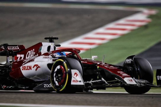 Valtteri Bottas (FIN) Alfa Romeo F1 Team C42.
18.03.2022. Formula 1 World Championship, Rd 1, Bahrain Grand Prix, Sakhir, Bahrain, Practice Day
- www.xpbimages.com, EMail: requests@xpbimages.com © Copyright: Coates / XPB Images
