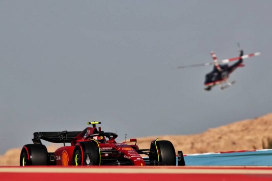Carlos Sainz Jr (ESP) Ferrari F1-75.
19.03.2022. Formula 1 World Championship, Rd 1, Bahrain Grand Prix, Sakhir, Bahrain, Qualifying Day.
 - www.xpbimages.com, EMail: requests@xpbimages.com © Copyright: Coates / XPB Images