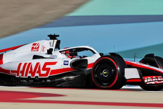 Kevin Magnussen (DEN) Haas VF-22.
19.03.2022. Formula 1 World Championship, Rd 1, Bahrain Grand Prix, Sakhir, Bahrain, Qualifying Day.
 - www.xpbimages.com, EMail: requests@xpbimages.com © Copyright: Coates / XPB Images