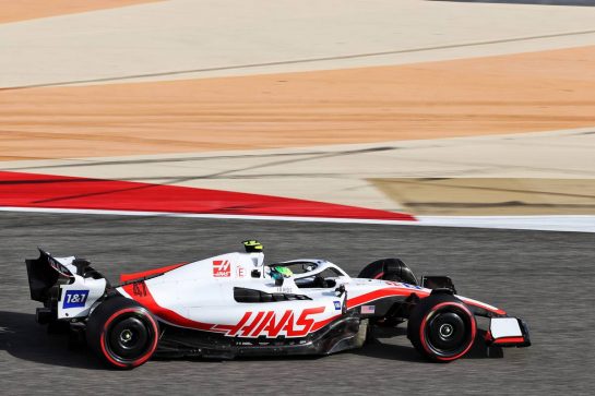 Mick Schumacher (GER) Haas VF-22.
19.03.2022. Formula 1 World Championship, Rd 1, Bahrain Grand Prix, Sakhir, Bahrain, Qualifying Day.
- www.xpbimages.com, EMail: requests@xpbimages.com © Copyright: Moy / XPB Images