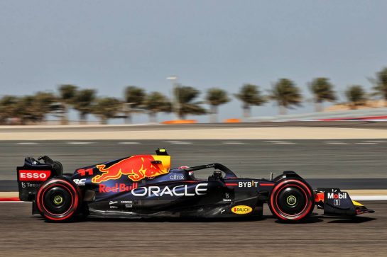 Sergio Perez (MEX) Red Bull Racing RB18.
19.03.2022. Formula 1 World Championship, Rd 1, Bahrain Grand Prix, Sakhir, Bahrain, Qualifying Day.
- www.xpbimages.com, EMail: requests@xpbimages.com © Copyright: Moy / XPB Images