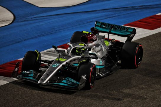 Lewis Hamilton (GBR) Mercedes AMG F1 W13.
19.03.2022. Formula 1 World Championship, Rd 1, Bahrain Grand Prix, Sakhir, Bahrain, Qualifying Day.
 - www.xpbimages.com, EMail: requests@xpbimages.com © Copyright: Coates / XPB Images