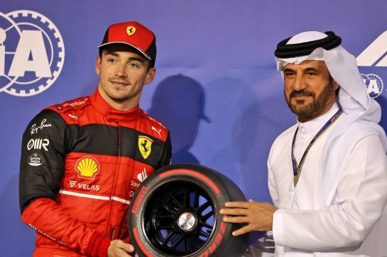 (L to R): Charles Leclerc (MON) Ferrari celebrates his pole position in qualifying parc ferme with Mohammed Bin Sulayem (UAE) FIA President.
19.03.2022. Formula 1 World Championship, Rd 1, Bahrain Grand Prix, Sakhir, Bahrain, Qualifying Day.
- www.xpbimages.com, EMail: requests@xpbimages.com © Copyright: Moy / XPB Images