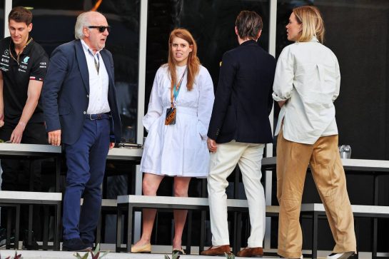 David Richards (GBR) CEO Prodrive with Princess Beatrice.
19.03.2022. Formula 1 World Championship, Rd 1, Bahrain Grand Prix, Sakhir, Bahrain, Qualifying Day.
- www.xpbimages.com, EMail: requests@xpbimages.com © Copyright: Moy / XPB Images