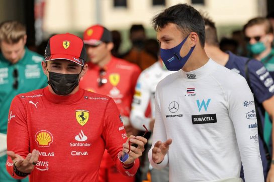 (L to R): Charles Leclerc (MON) Ferrari and Alexander Albon (THA) Williams Racing.
20.03.2022. Formula 1 World Championship, Rd 1, Bahrain Grand Prix, Sakhir, Bahrain, Race Day.
- www.xpbimages.com, EMail: requests@xpbimages.com © Copyright: Bearne / XPB Images