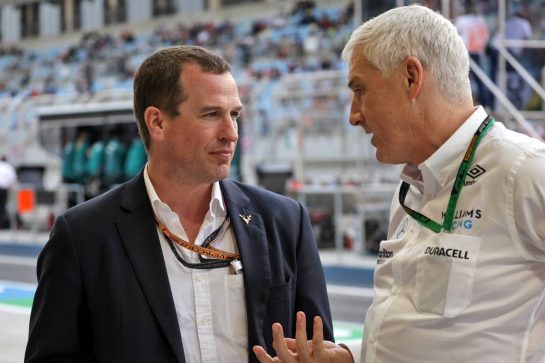(L to R): Peter Phillips (GBR) with Matthew Savage, Dorilton Capital Chairman - Williams Racing Director.
20.03.2022. Formula 1 World Championship, Rd 1, Bahrain Grand Prix, Sakhir, Bahrain, Race Day.
- www.xpbimages.com, EMail: requests@xpbimages.com © Copyright: Bearne / XPB Images