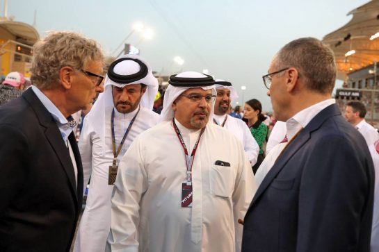(L to R): Hermann Tilke (GER) Circuit Designer with Crown Prince Shaikh Salman bin Isa Hamad Al Khalifa (BRN) and Stefano Domenicali (ITA) Formula One President and CEO on the grid.
20.03.2022. Formula 1 World Championship, Rd 1, Bahrain Grand Prix, Sakhir, Bahrain, Race Day.
 - www.xpbimages.com, EMail: requests@xpbimages.com © Copyright: Coates / XPB Images