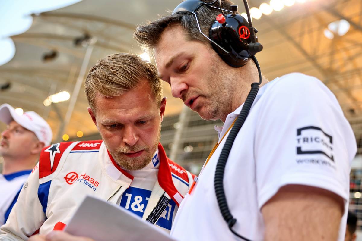 Kevin Magnussen (DEN) Haas F1 Team on the grid. 20.03.2022. Formula 1 World Championship, Rd 1, Bahrain Grand Prix, Sakhir