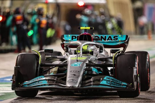 Lewis Hamilton (GBR), Mercedes AMG F1  
20.03.2022. Formula 1 World Championship, Rd 1, Bahrain Grand Prix, Sakhir, Bahrain, Race Day.
- www.xpbimages.com, EMail: requests@xpbimages.com © Copyright: Charniaux / XPB Images