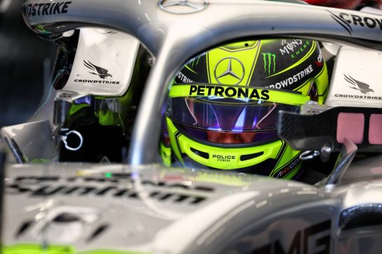 Lewis Hamilton (GBR) Mercedes AMG F1 W13.
25.03.2022 Formula 1 World Championship, Rd 2, Saudi Arabian Grand Prix, Jeddah, Saudi Arabia, Practice Day.
- www.xpbimages.com, EMail: requests@xpbimages.com © Copyright: Batchelor / XPB Images