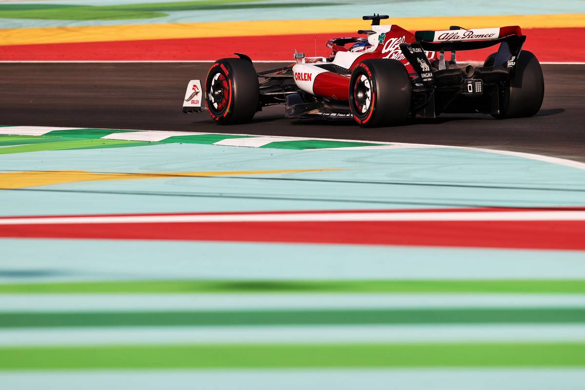 Leclerc sigue siendo el más rápido de Verstappen en la práctica final en Jeddah