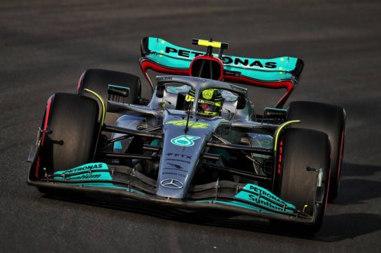 Lewis Hamilton (GBR) Mercedes AMG F1 W13.
26.03.2022. Formula 1 World Championship, Rd 2, Saudi Arabian Grand Prix, Jeddah, Saudi Arabia, Qualifying Day.
 - www.xpbimages.com, EMail: requests@xpbimages.com © Copyright: Coates / XPB Images