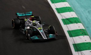 Hamilton Q1 effort thwarted by 'undriveable' Mercedes car