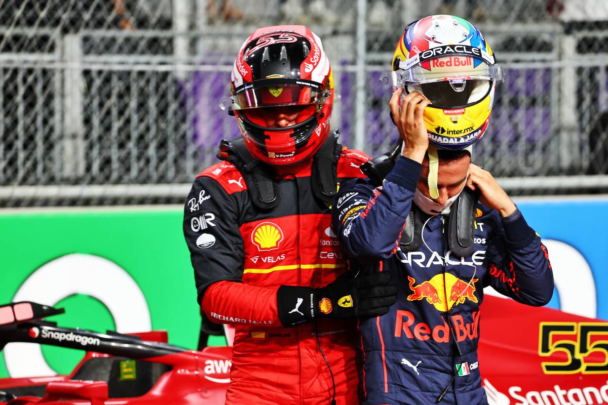 Carlos Sainz Jr (ESP) Ferrari with pole sitter Sergio Perez (MEX) Red Bull Racing in qualifying parc ferme. 26.03.2022. Formula 1 World Championship, Rd 2, Saudi Arabian Grand Prix, Jeddah