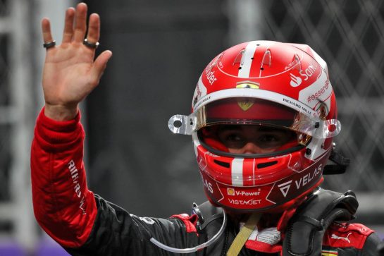 Charles Leclerc (MON) Ferrari celebrates his second position in qualifying parc ferme.
26.03.2022. Formula 1 World Championship, Rd 2, Saudi Arabian Grand Prix, Jeddah, Saudi Arabia, Qualifying Day.
- www.xpbimages.com, EMail: requests@xpbimages.com © Copyright: Coates / XPB Images