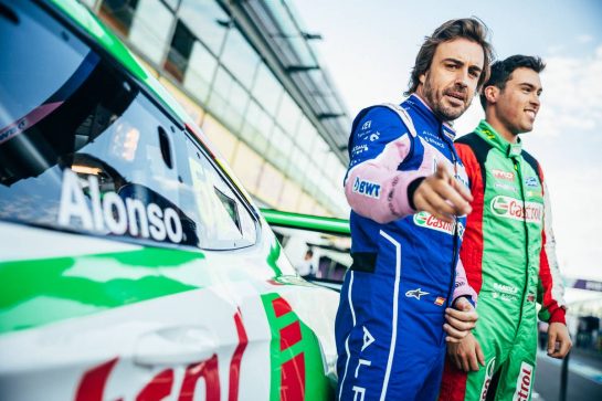 Fernando Alonso (ESP) Alpine F1 Team with Thomas Randle (AUS) in a Tickford Mustang Aussie V8 Supercar.
07.04.2022. Formula 1 World Championship, Rd 3, Australian Grand Prix, Albert Park, Melbourne, Australia, Preparation Day.
- www.xpbimages.com, EMail: requests@xpbimages.com © Copyright: Bearne / XPB Images