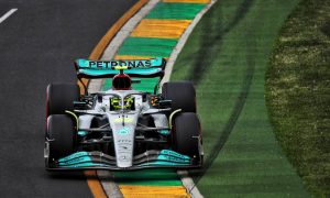 Hamilton admits to 'no progress in three races' for Mercedes